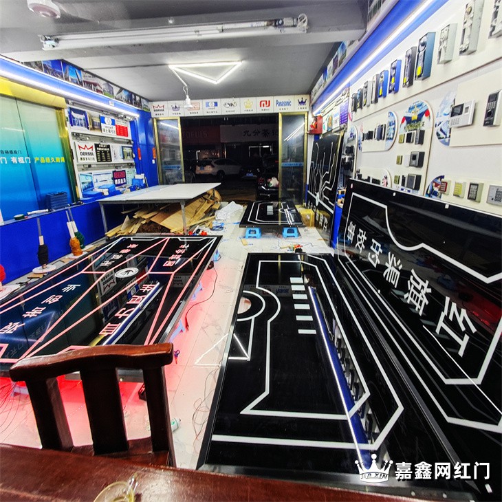 玻璃定制 深渊网红门无限反射