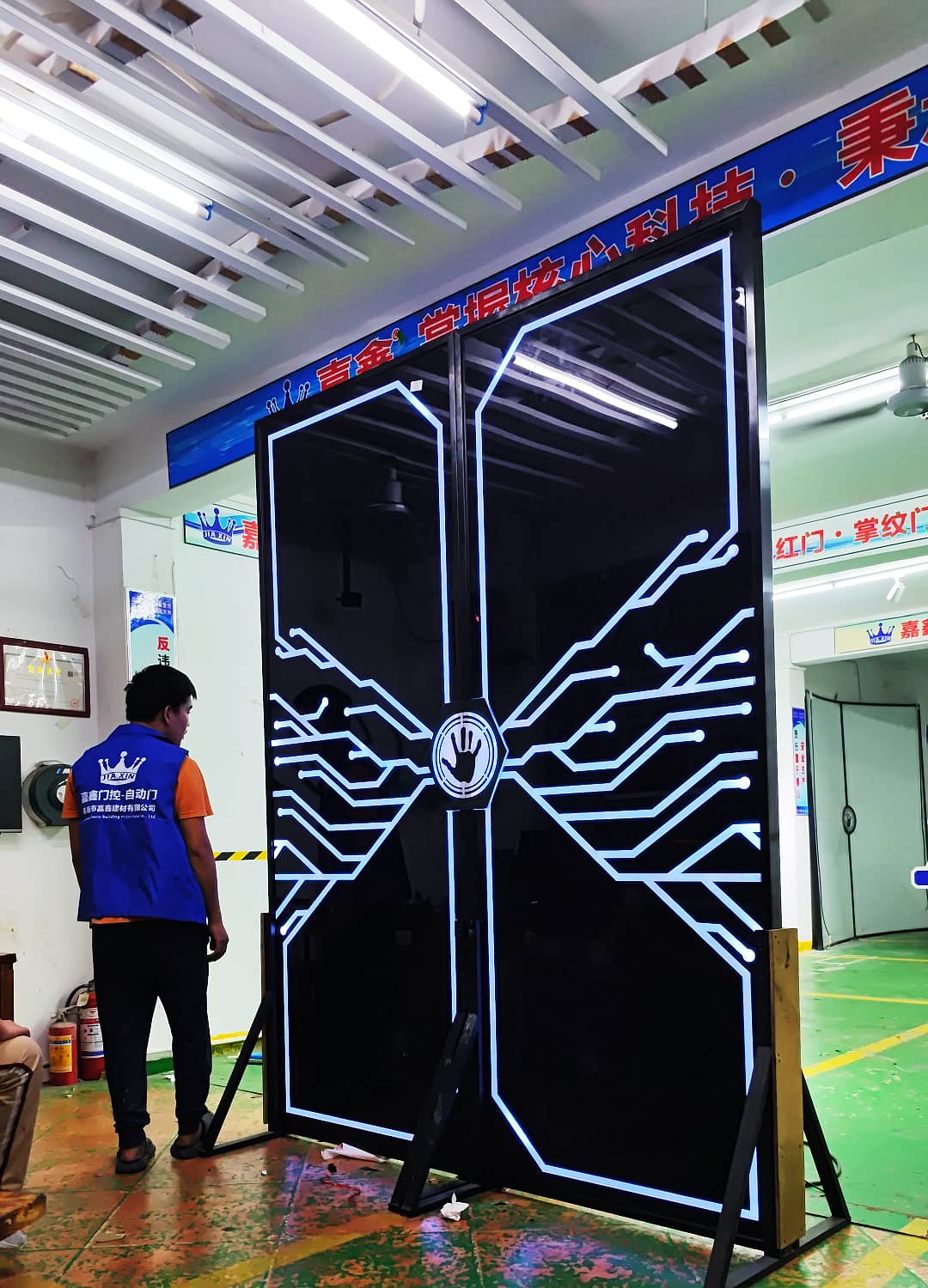 音乐餐吧网红门 科技造型幻彩门